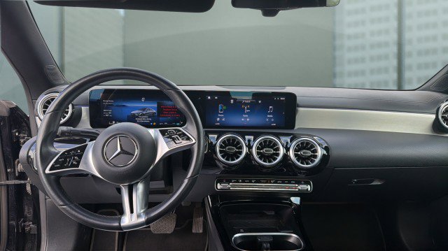 Used 2025 Mercedes-Benz CLA 250 image 21