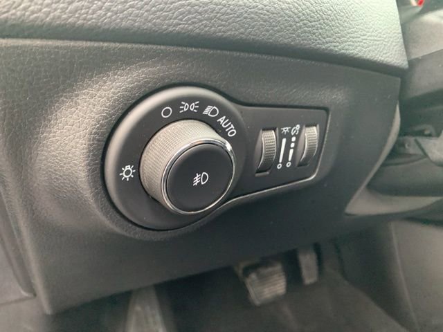 Used 2021 Jeep Compass Limited image 27