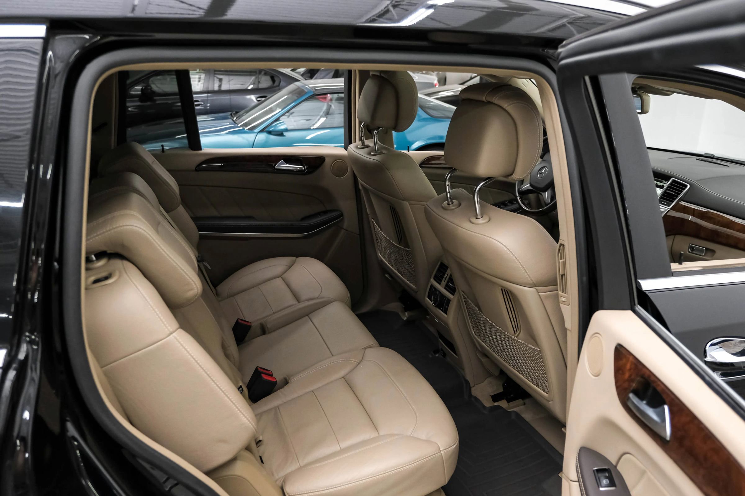 Used 2015 Mercedes-Benz GL 550 4MATIC image 29