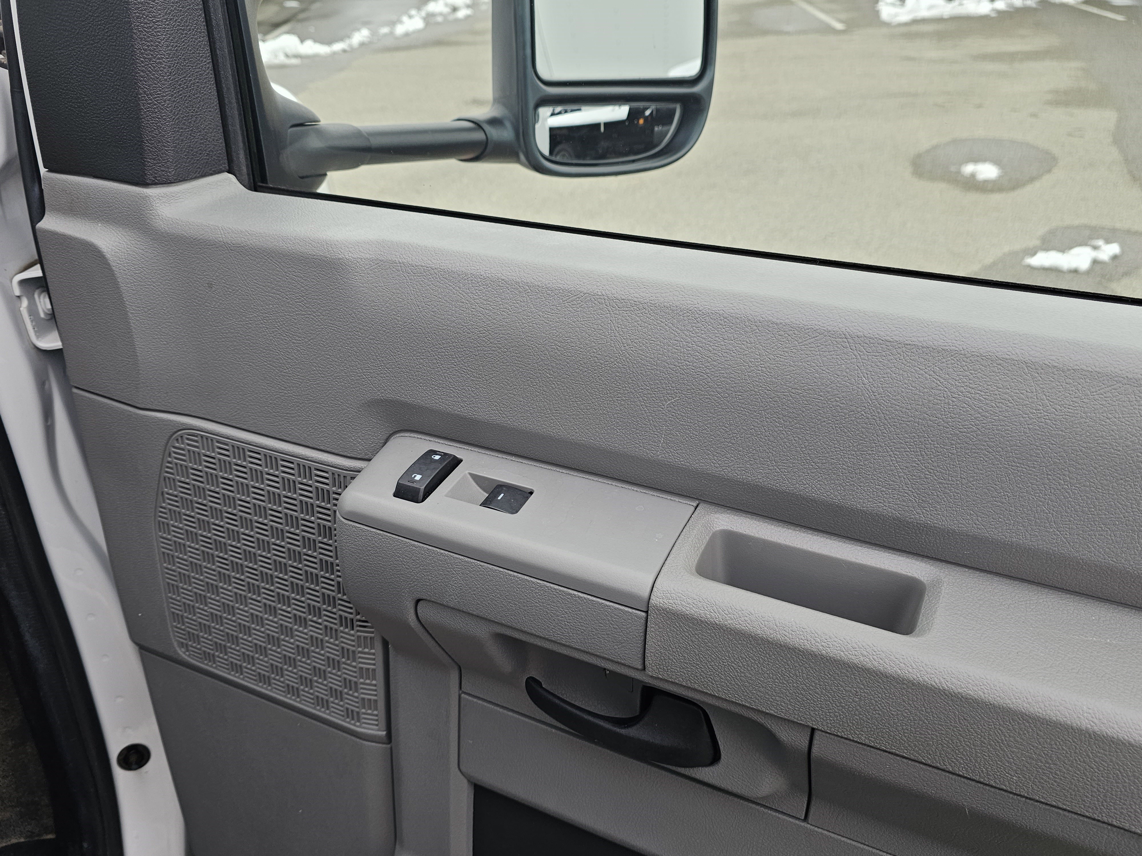 Used 2019 Ford E-350 and Econoline 350 Super Duty w/ Power Windows & Locks Group image 23