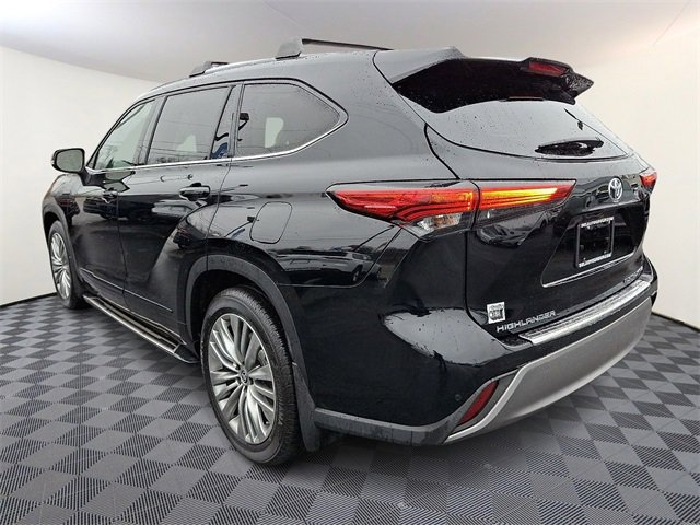 Used 2022 Toyota Highlander Platinum image 4