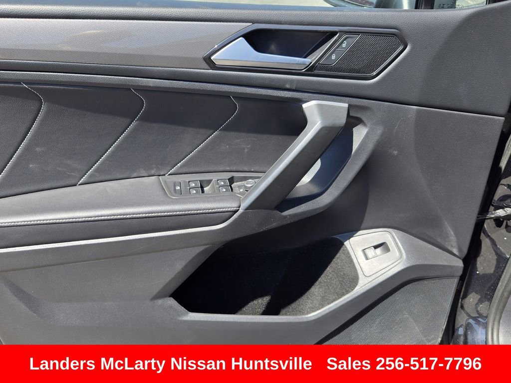 Used 2024 Volkswagen Tiguan SE AWD/4WD image 21