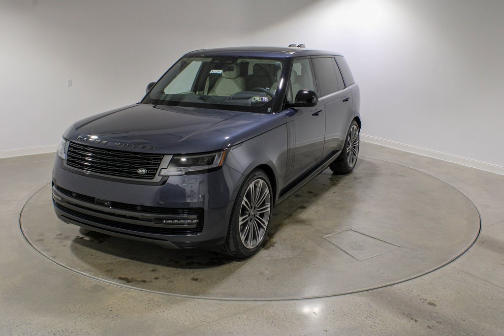 New 2025 Land Rover Range Rover Long Wheelbase SE