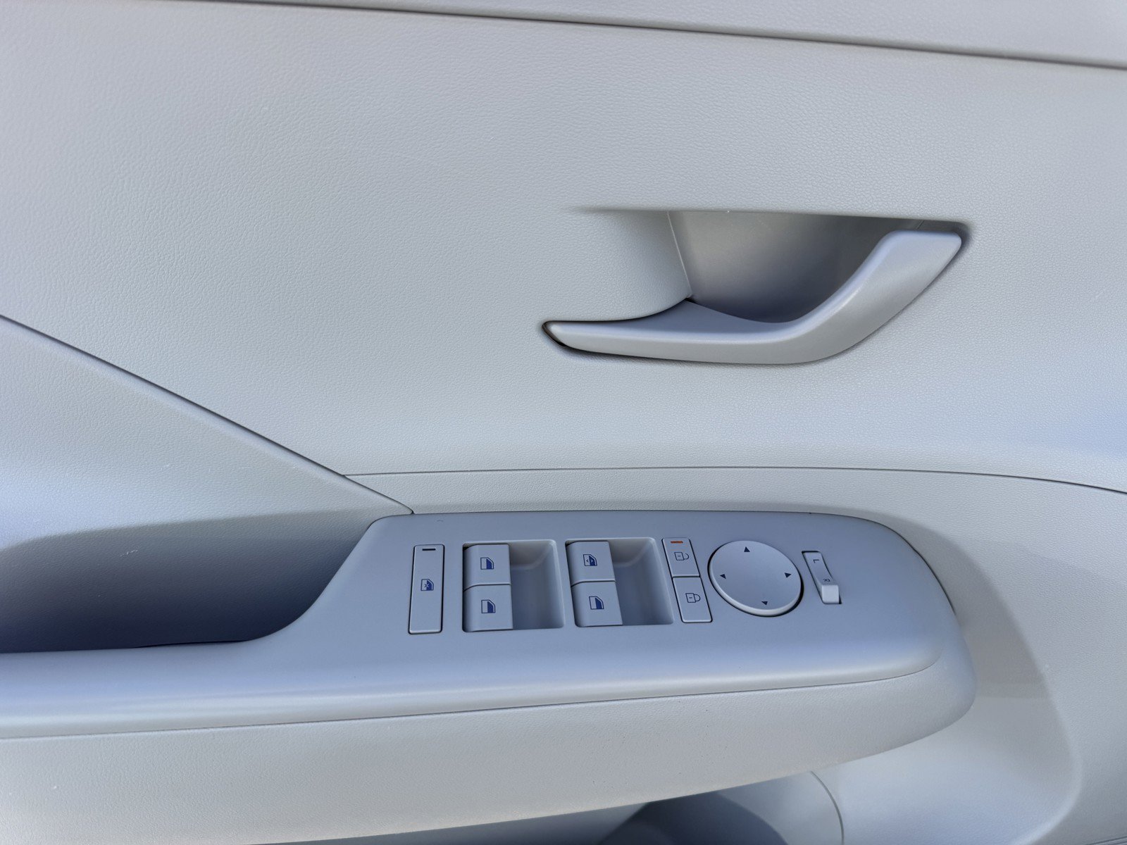 Used 2025 Hyundai Kona SEL AWD/4WD image 16