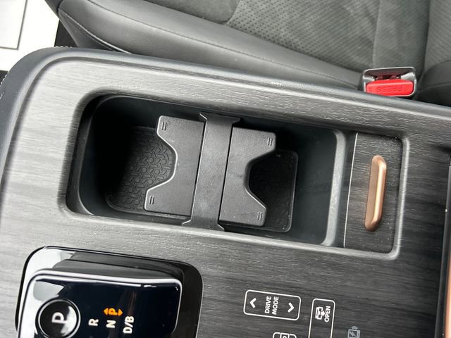 Used 2023 Nissan Ariya AWD image 21