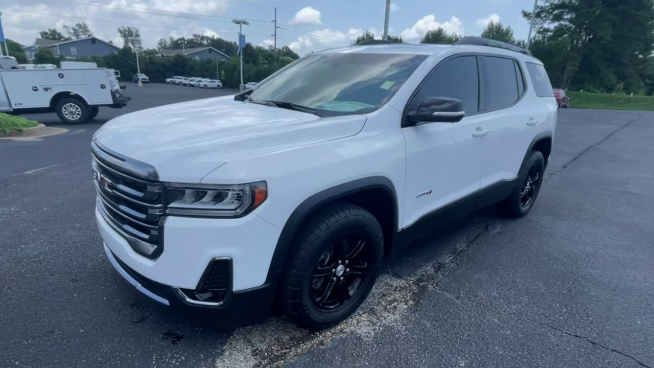 Used 2023 GMC Acadia AT4 w/ Technology Package AWD/4WD image 4