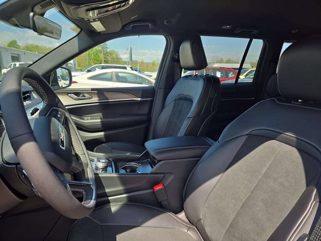 New 2026 Jeep Grand Cherokee Altitude AWD/4WD image 10