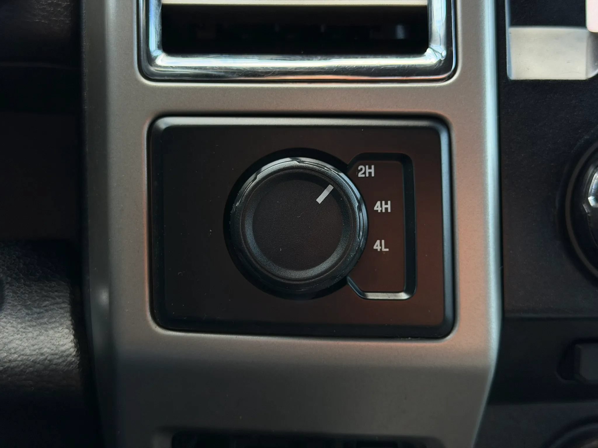 Used 2017 Ford F450 Lariat w/ Lariat Ultimate Package AWD/4WD image 38