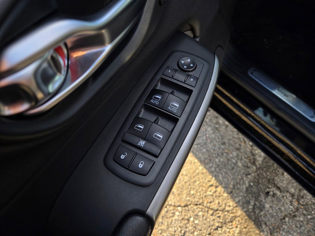 Used 2019 Jeep Cherokee High Altitude image 15