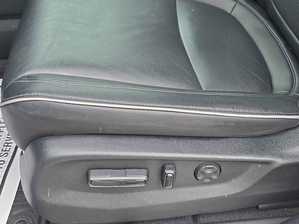 Used 2025 Honda Odyssey Touring image 25