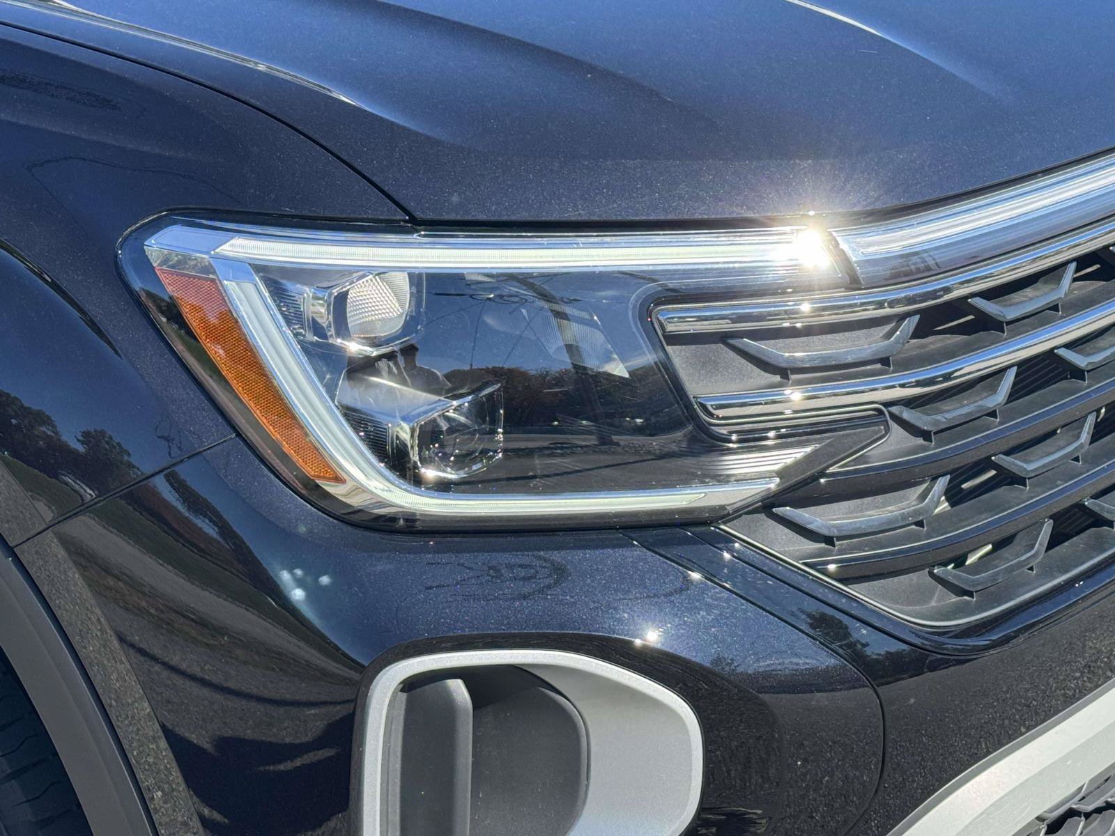 Certified 2026 Volkswagen Atlas Peak Edition AWD/4WD image 7