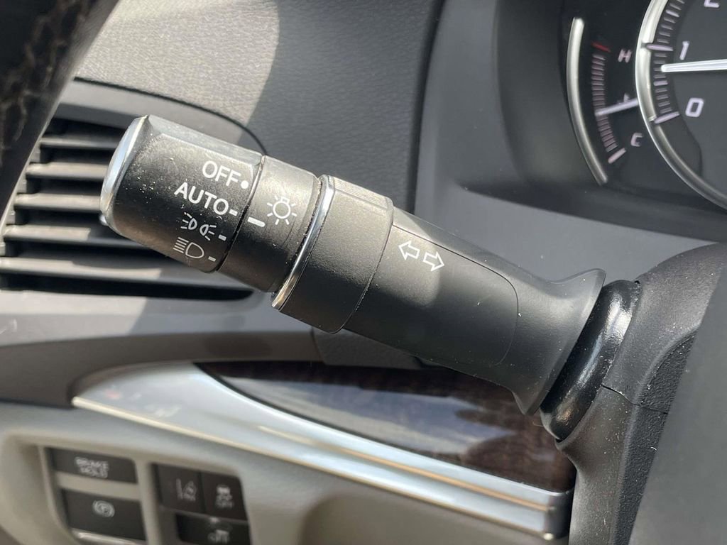 Used 2018 Acura MDX FWD image 12