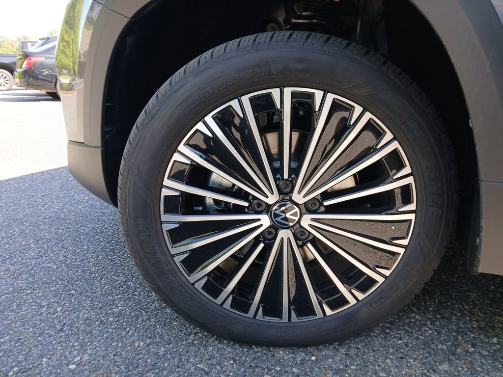 New 2026 Volkswagen Taos SE image 25