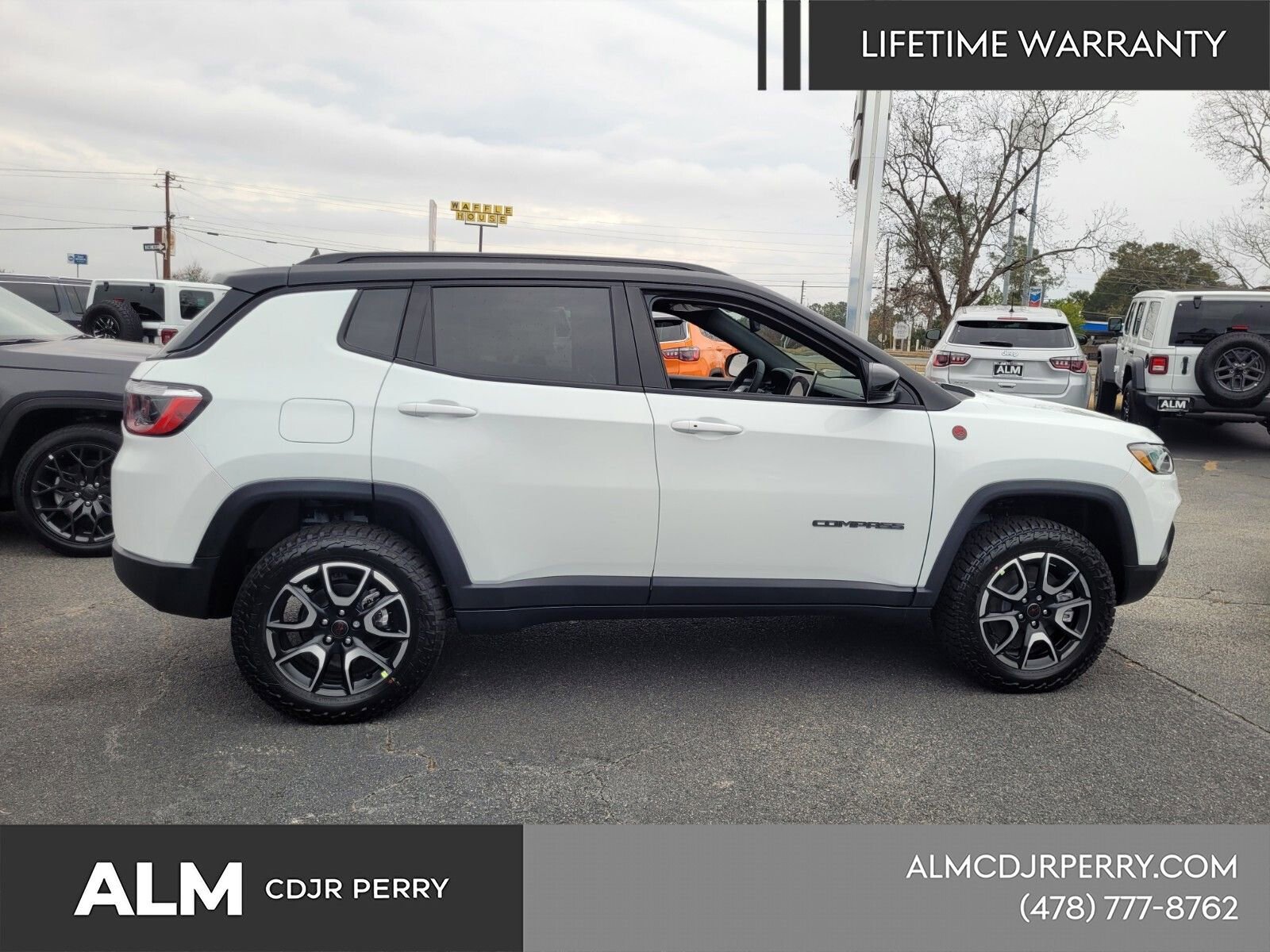 New 2026 Jeep Compass Trailhawk w/ Sun, Sound & Navigation Group AWD/4WD image 12