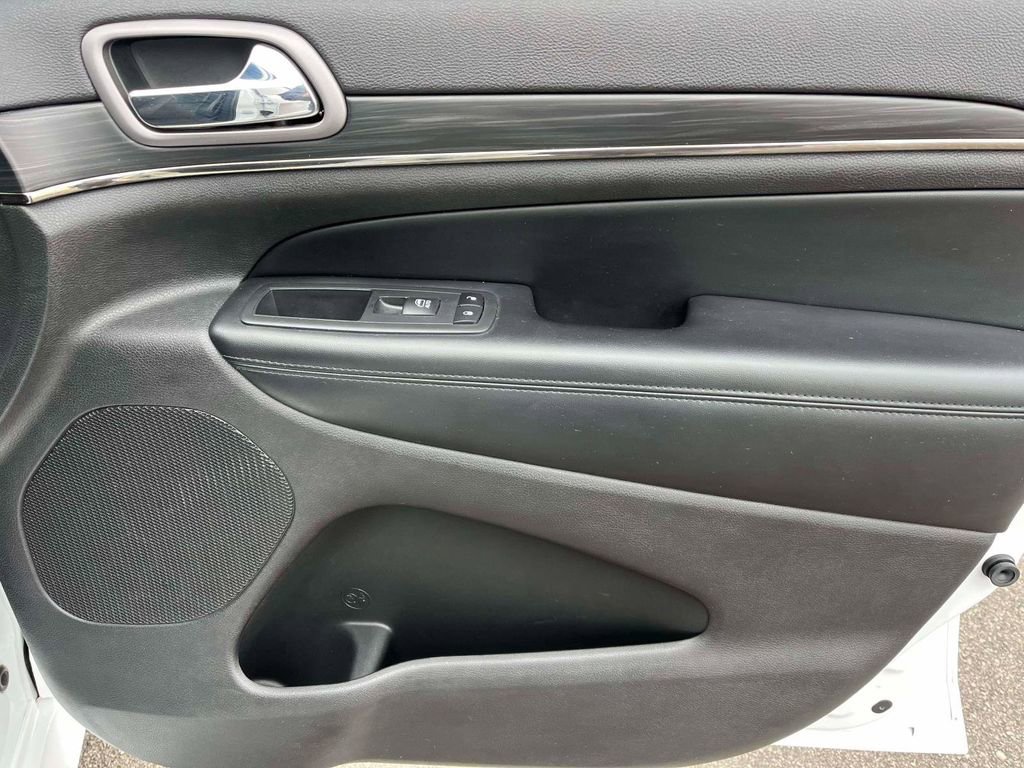 Used 2020 Jeep Grand Cherokee Limited X image 10