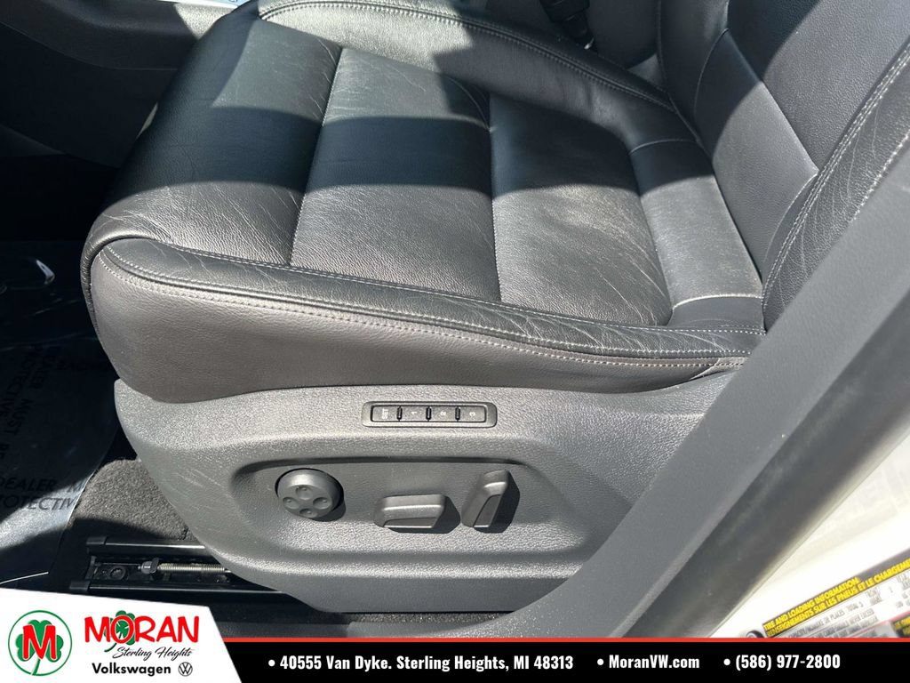 Used 2016 Volkswagen Tiguan SEL FWD image 21