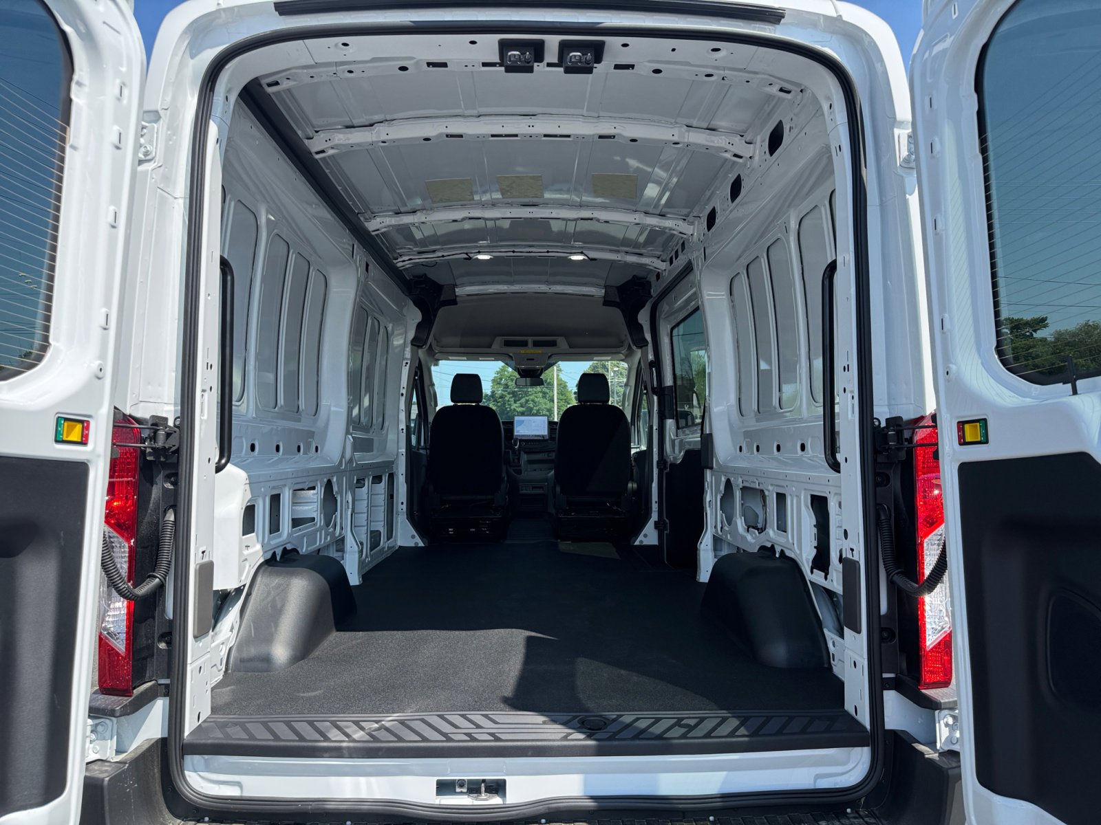 New 2025 Ford Transit 250 148 Medium Roof Extended AWD image 26