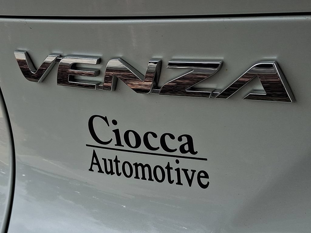 Used 2024 Toyota Venza Limited AWD/4WD image 31
