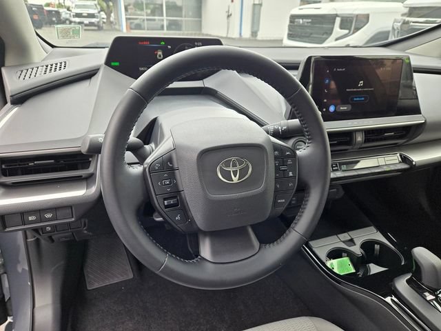 Used 2025 Toyota Prius LE FWD image 9