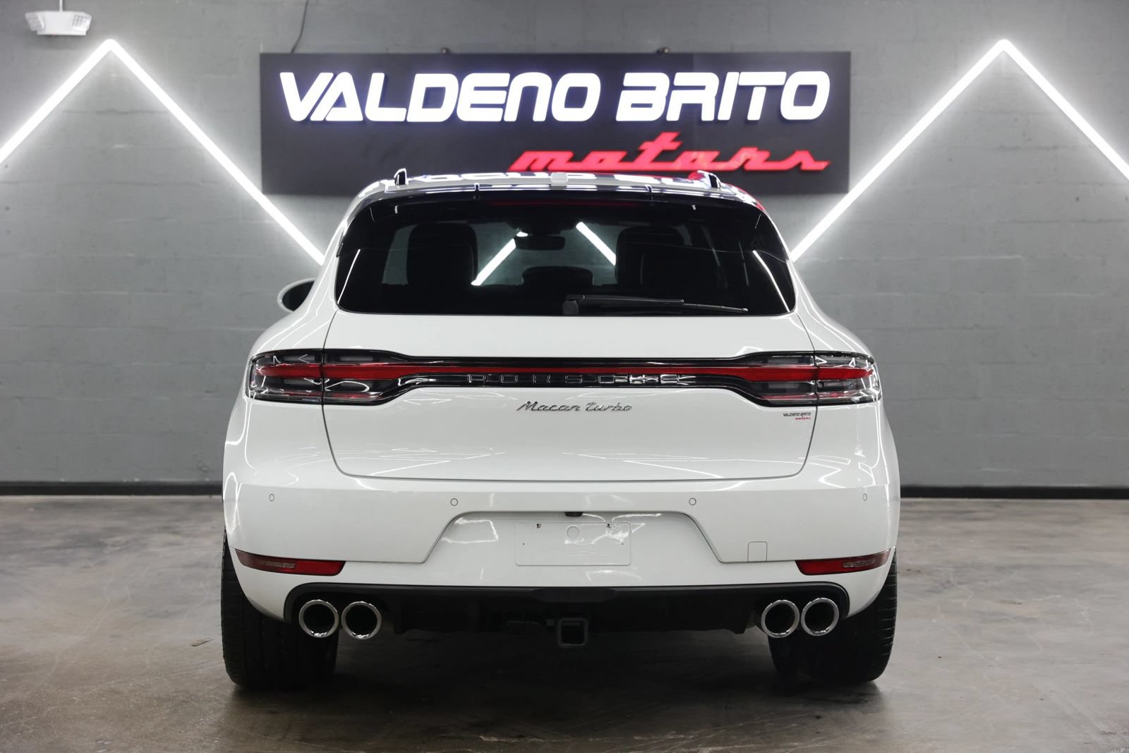 Used 2020 Porsche Macan Turbo AWD/4WD image 20