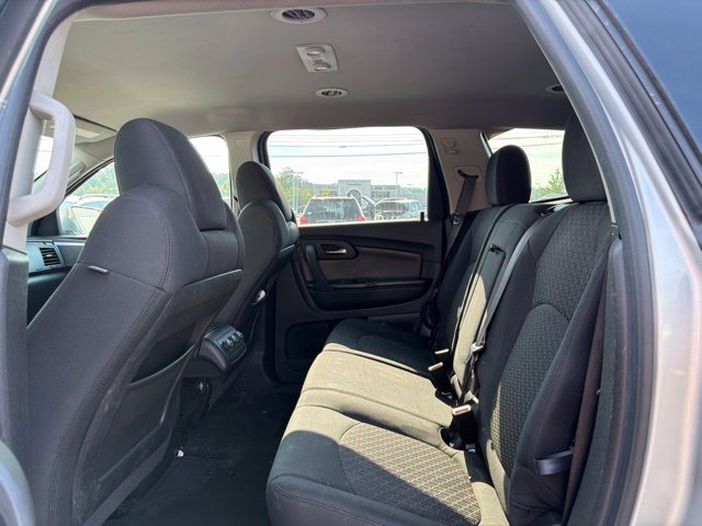 Used 2011 Chevrolet Traverse LT FWD image 9