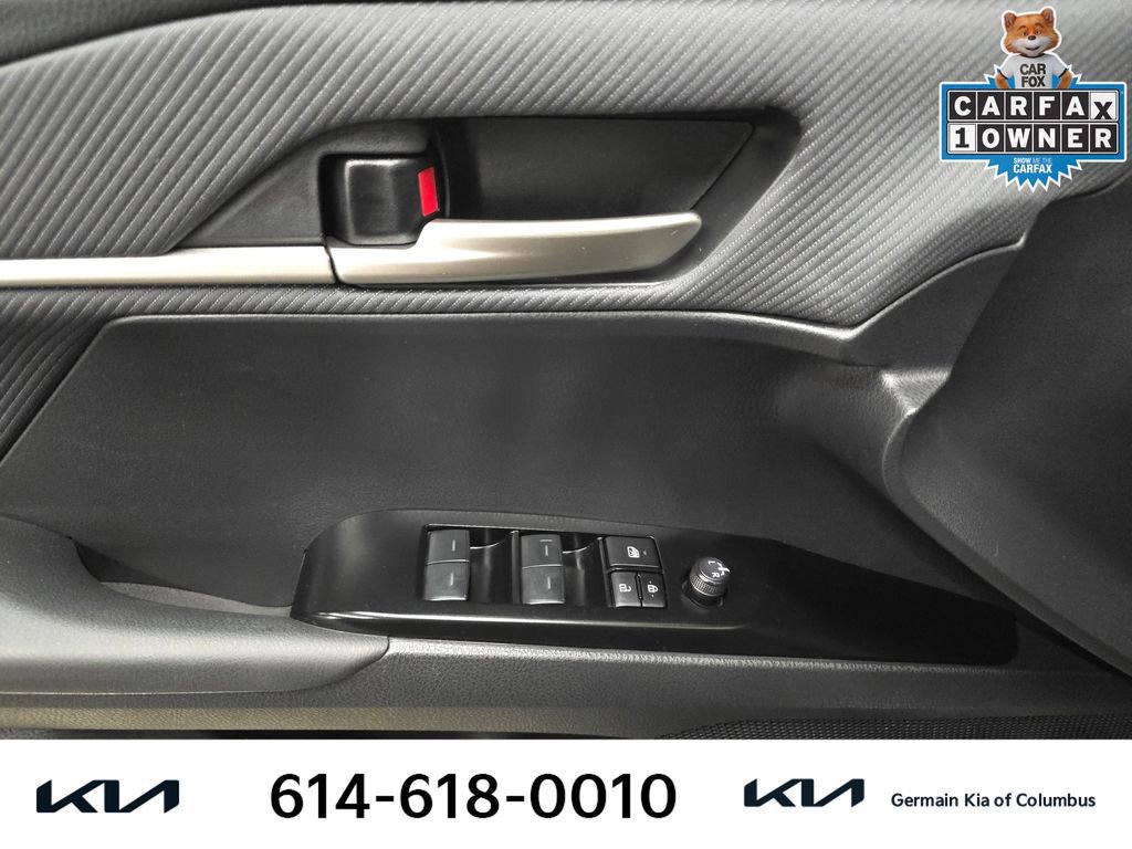 Used 2025 Toyota Camry SE w/ Multimedia Upgrade Package image 27