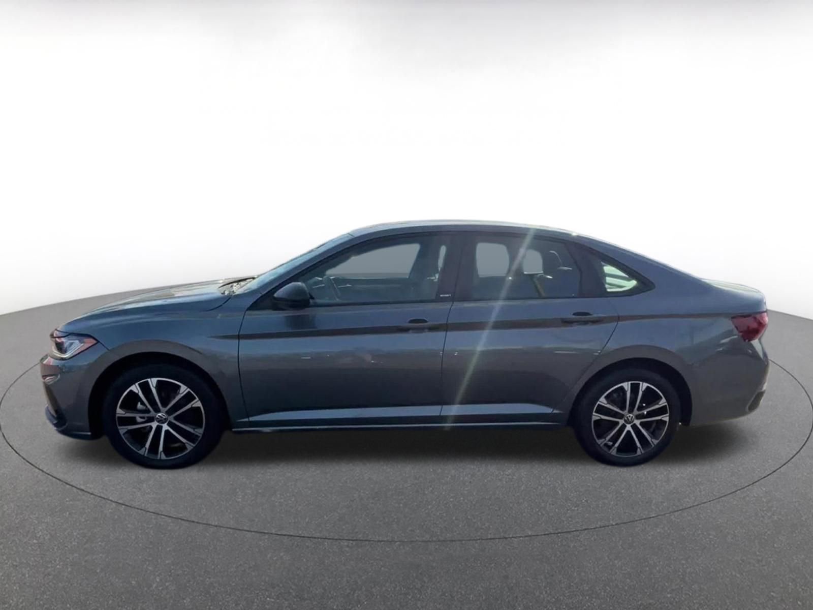 Used 2025 Volkswagen Jetta Sport image 10