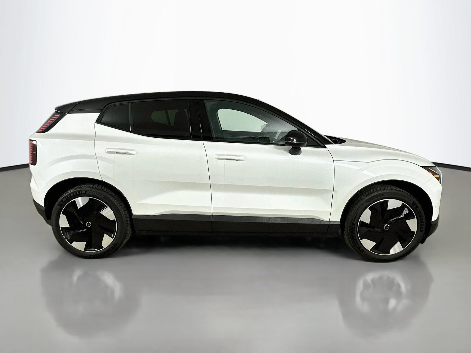 New 2026 Volvo EX30 Ultra w/ Protection Package AWD/4WD image 4
