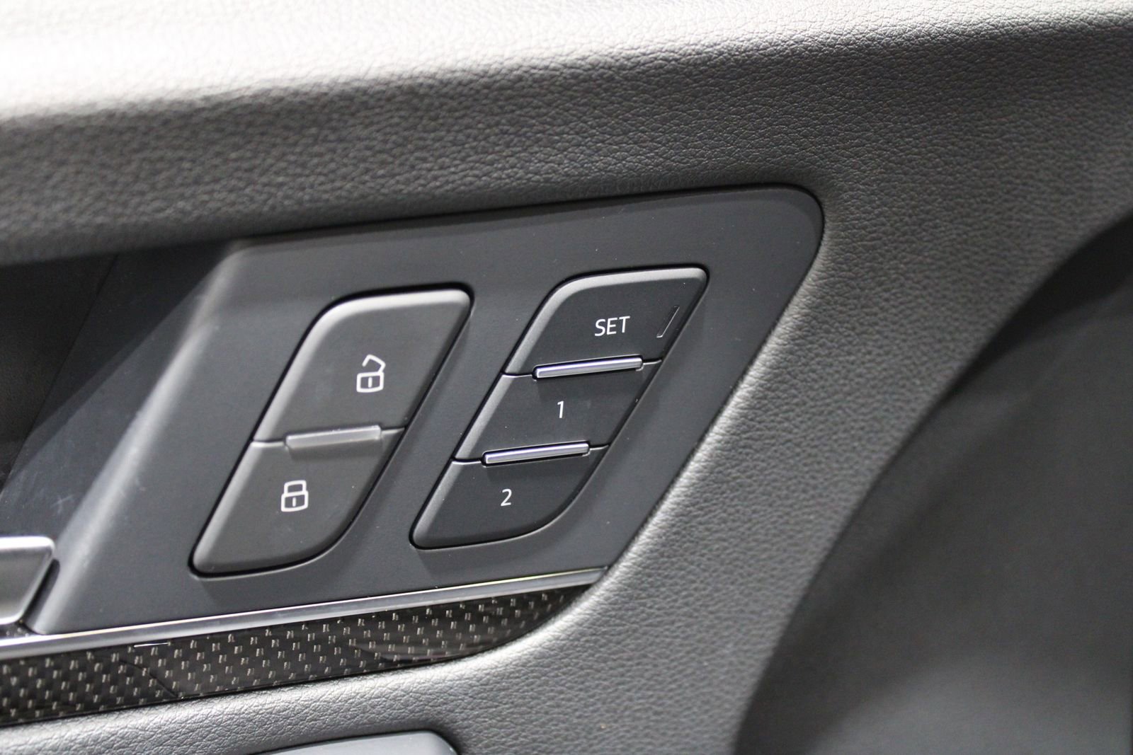 Used 2022 Audi SQ5 Premium w/ Convenience Package image 24