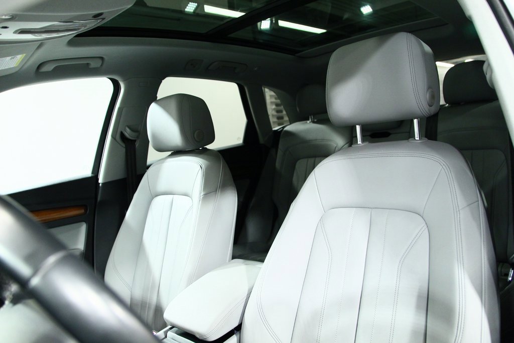 Used 2021 Audi Q5 2.0T Premium Plus w/ Premium Plus Package image 17