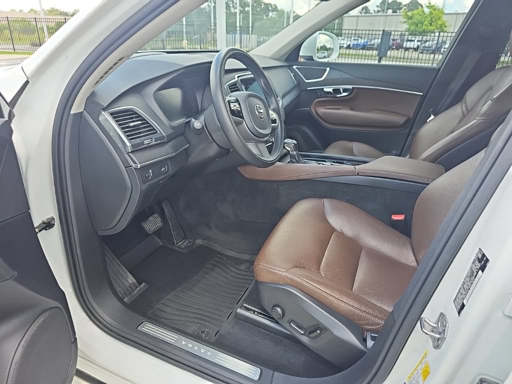 Used 2020 Volvo XC90 T6 Momentum w/ Protection Package Premier AWD/4WD image 23