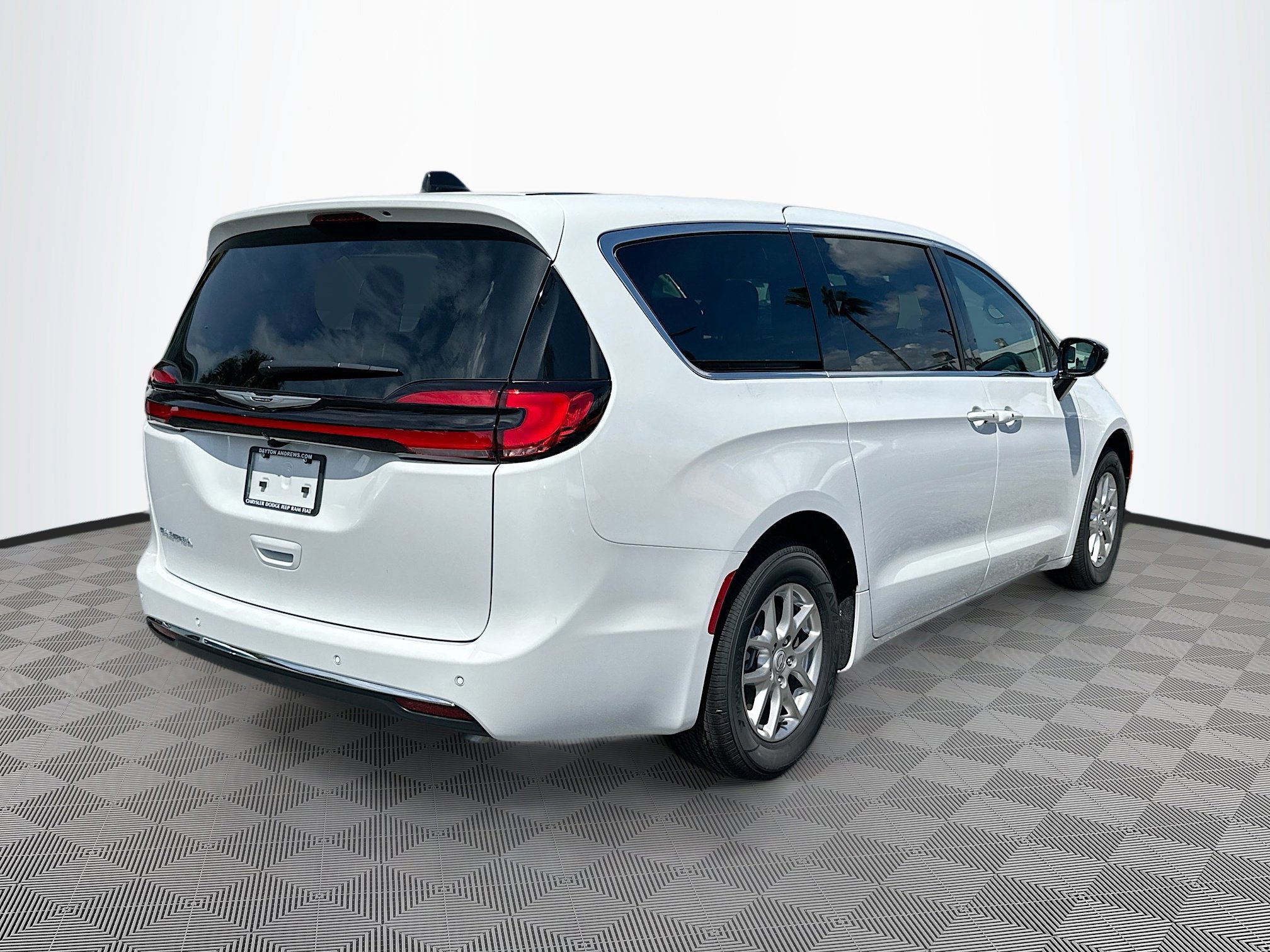 New 2026 Chrysler Pacifica Select image 4