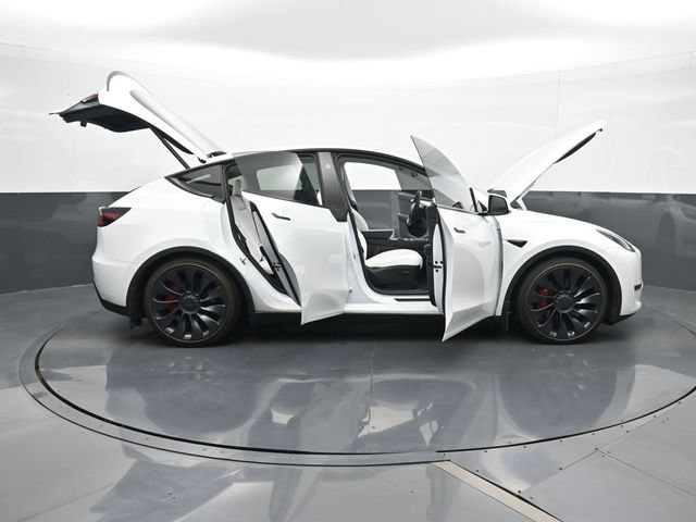 Used 2024 Tesla Model Y Performance AWD/4WD image 31