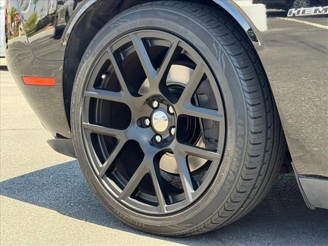 Used 2015 Dodge Challenger R/T w/ Quick Order Package 22B R/T RWD image 23