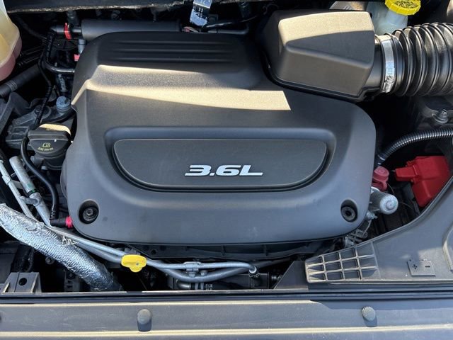 Used 2018 Chrysler Pacifica Touring Plus w/ S Appearance Package FWD image 9