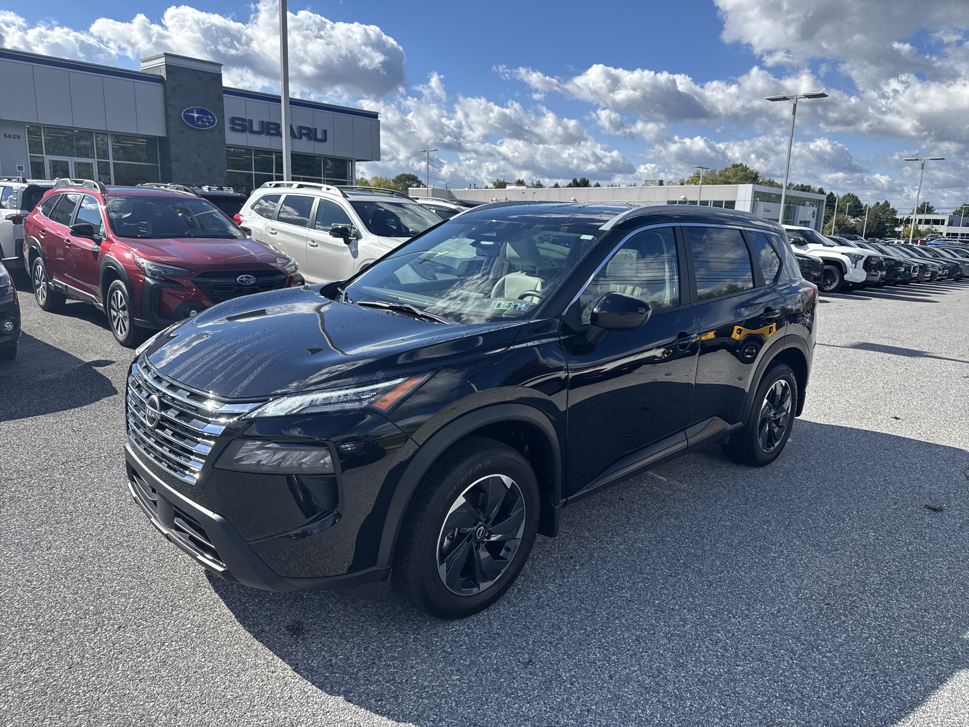 Used 2024 Nissan Rogue SV w/ SV Premium Package AWD/4WD image 24