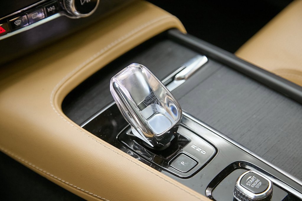 Certified 2023 Volvo XC90 B6 Ultimate w/ Protection Package Premier image 17