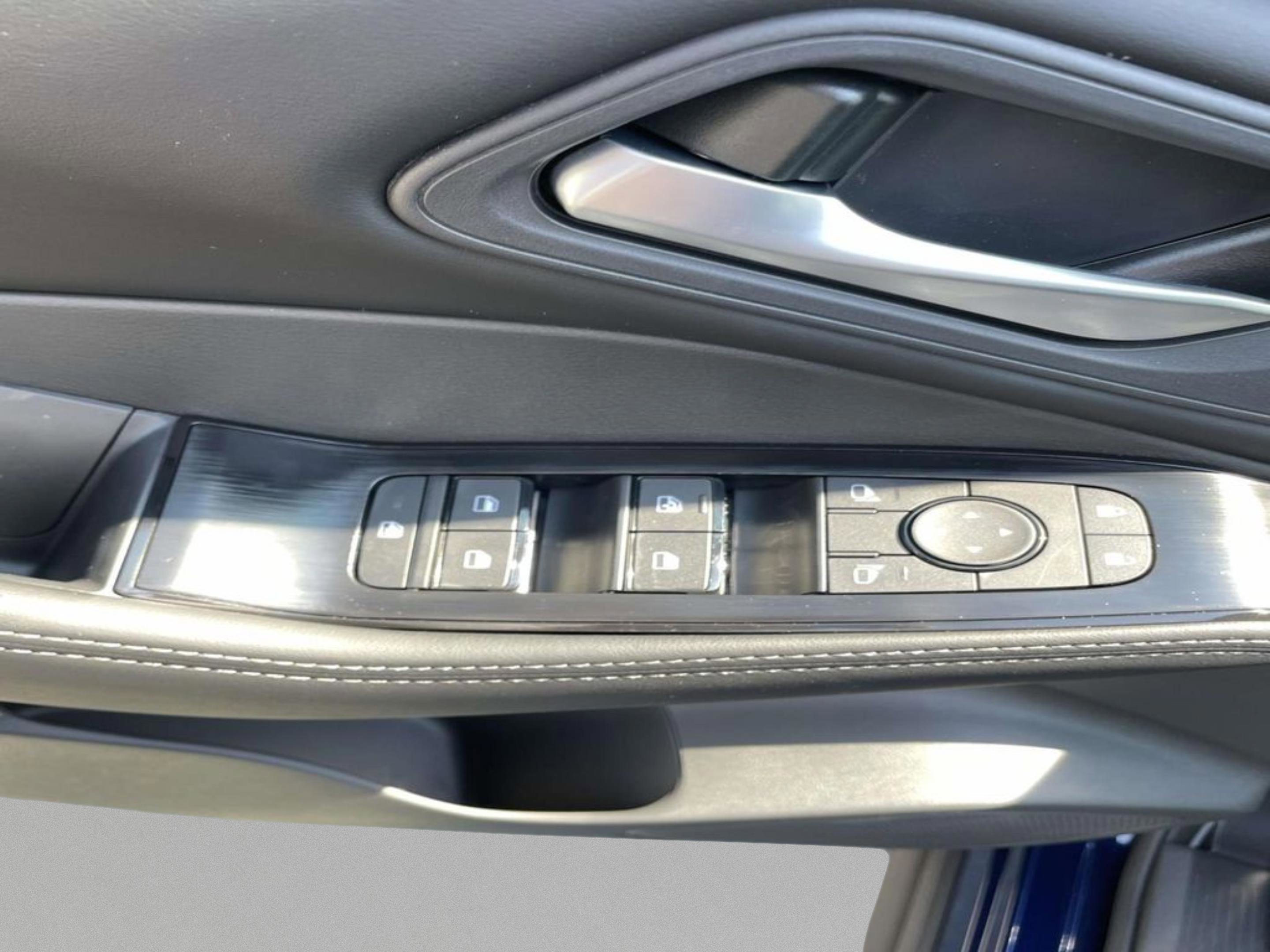 New 2026 Nissan Rogue SV FWD image 24