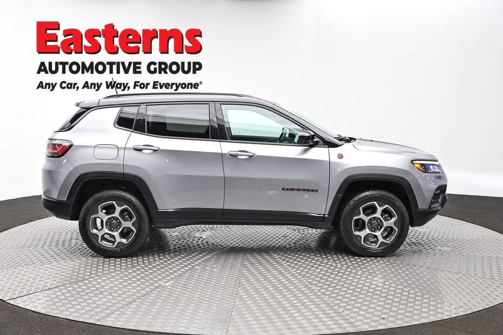 Used 2022 Jeep Compass Trailhawk w/ Trailhawk Elite Group AWD/4WD image 4