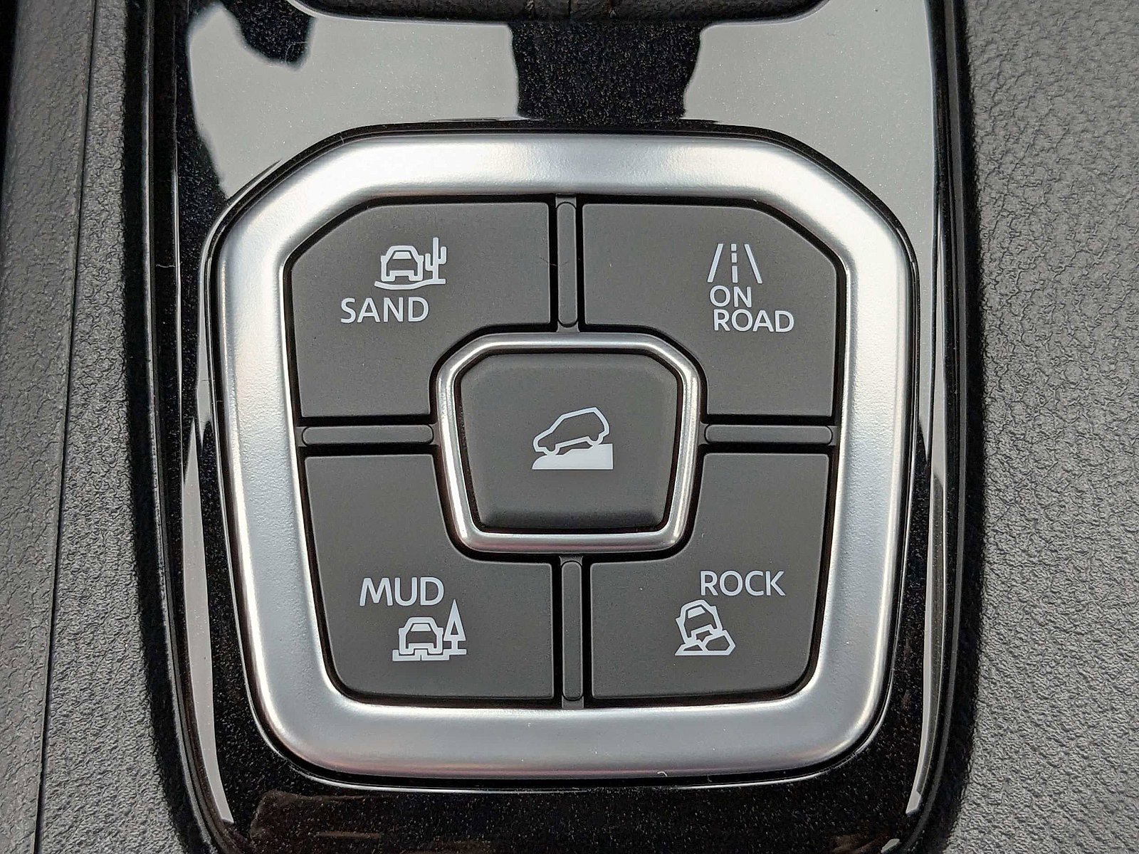 New 2026 Nissan Frontier SV w/ Tow Package AWD/4WD image 20