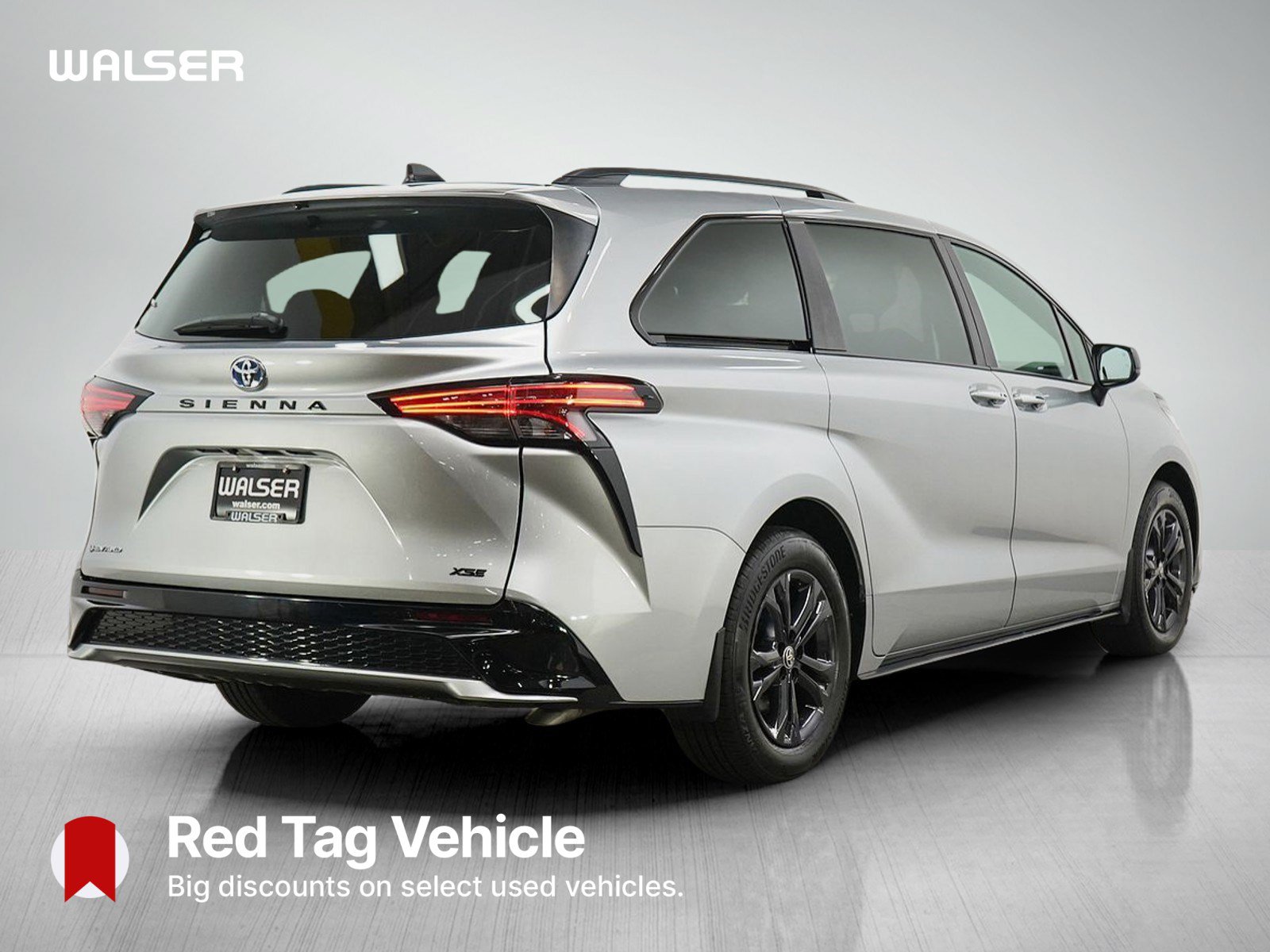 Used 2025 Toyota Sienna XSE AWD/4WD image 5