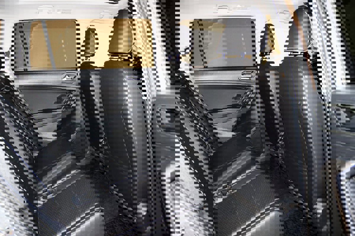 Used 2021 Volkswagen Tiguan SE w/ Panoramic Sunroof Package image 59