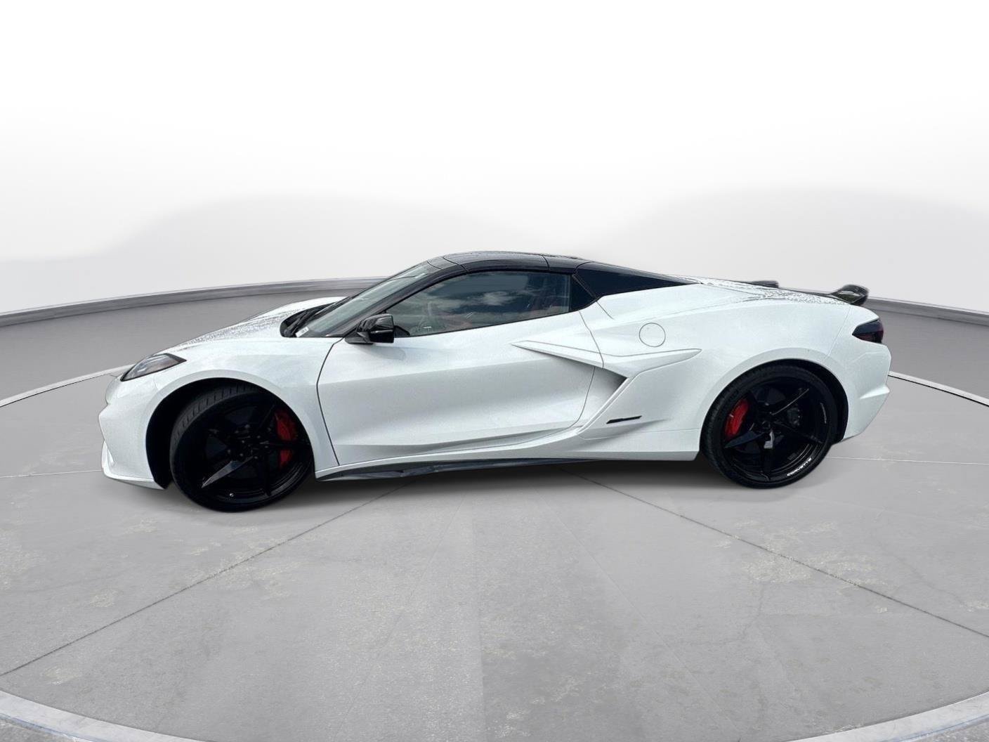 Used 2025 Chevrolet Corvette E-Ray AWD/4WD image 9