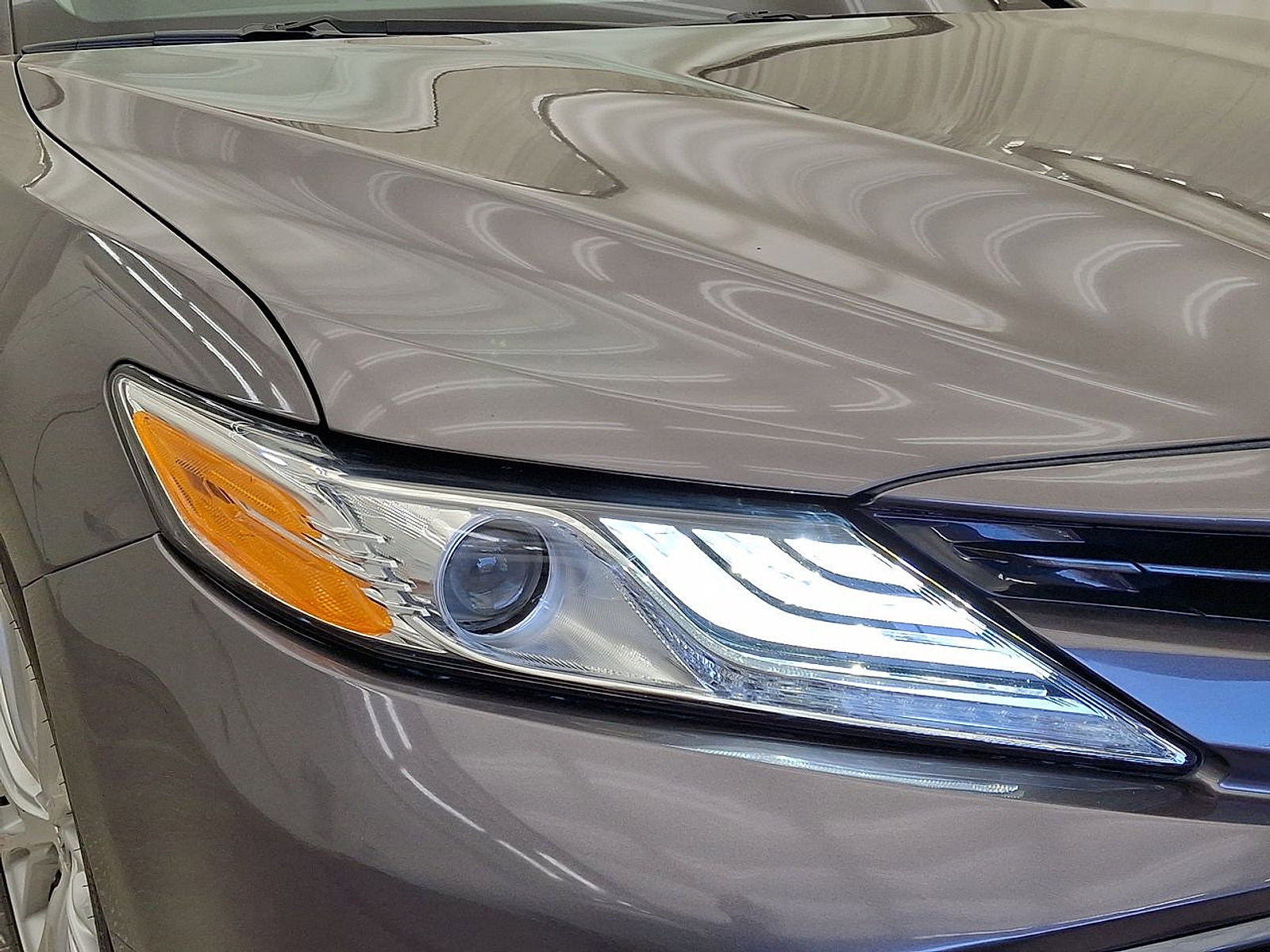 Certified 2020 Toyota Camry XLE FWD image 28