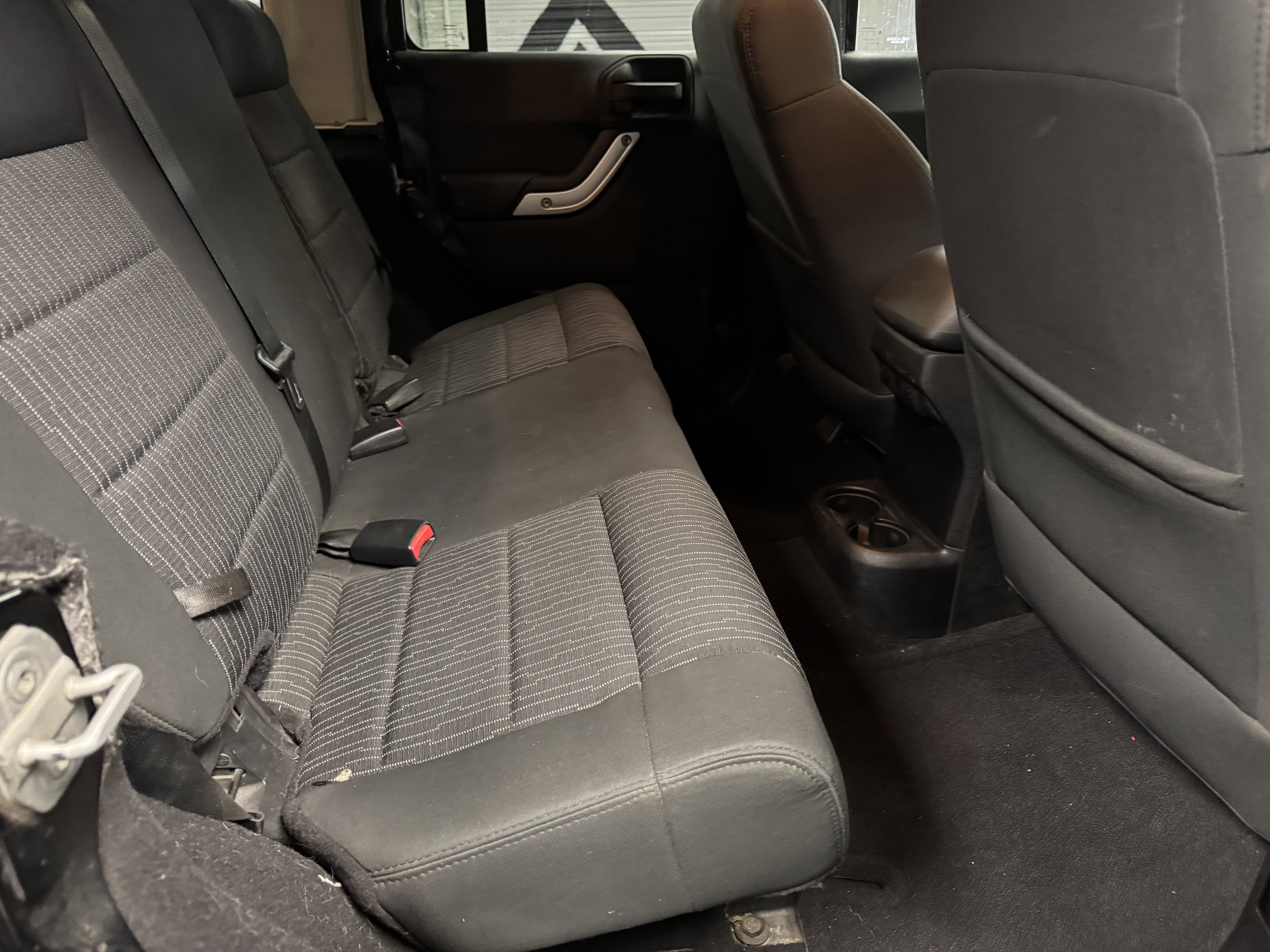 Used 2011 Jeep Wrangler Unlimited Sahara image 17