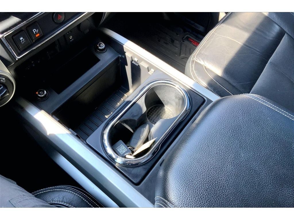 Used 2018 Nissan Titan PRO-4X w/ Pro-4x Convenience Package AWD/4WD image 19