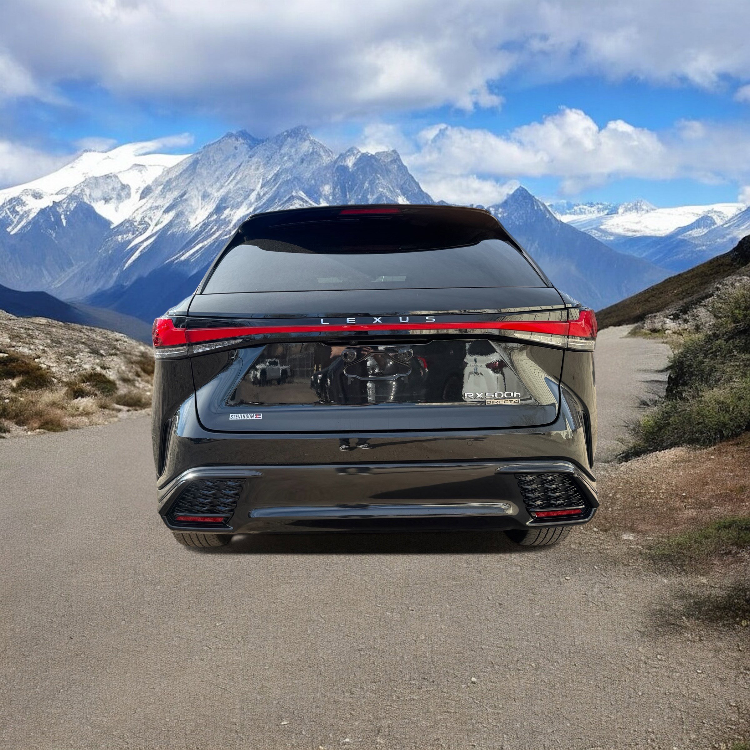 Used 2023 Lexus RX 500h F Sport w/ Accessory Package (Z1) image 4