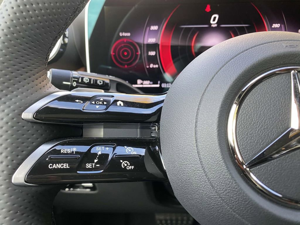 Certified 2025 Mercedes-Benz GLC 300 4MATIC image 28