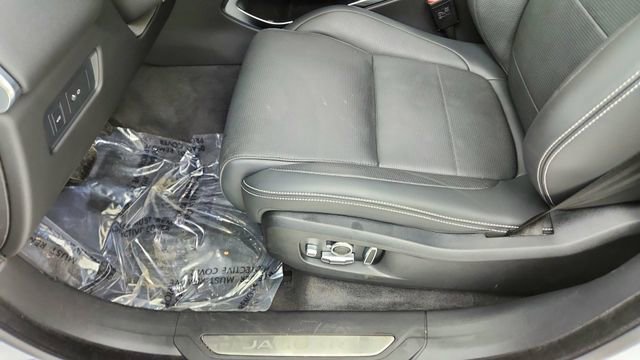 Used 2025 Jaguar F-PACE R-Dynamic S image 32