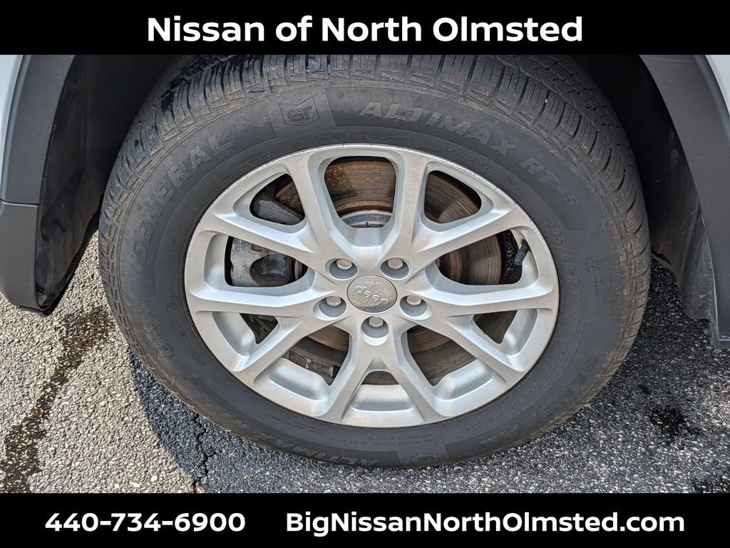 Used 2015 Jeep Cherokee Latitude w/ Cold Weather Group FWD image 29
